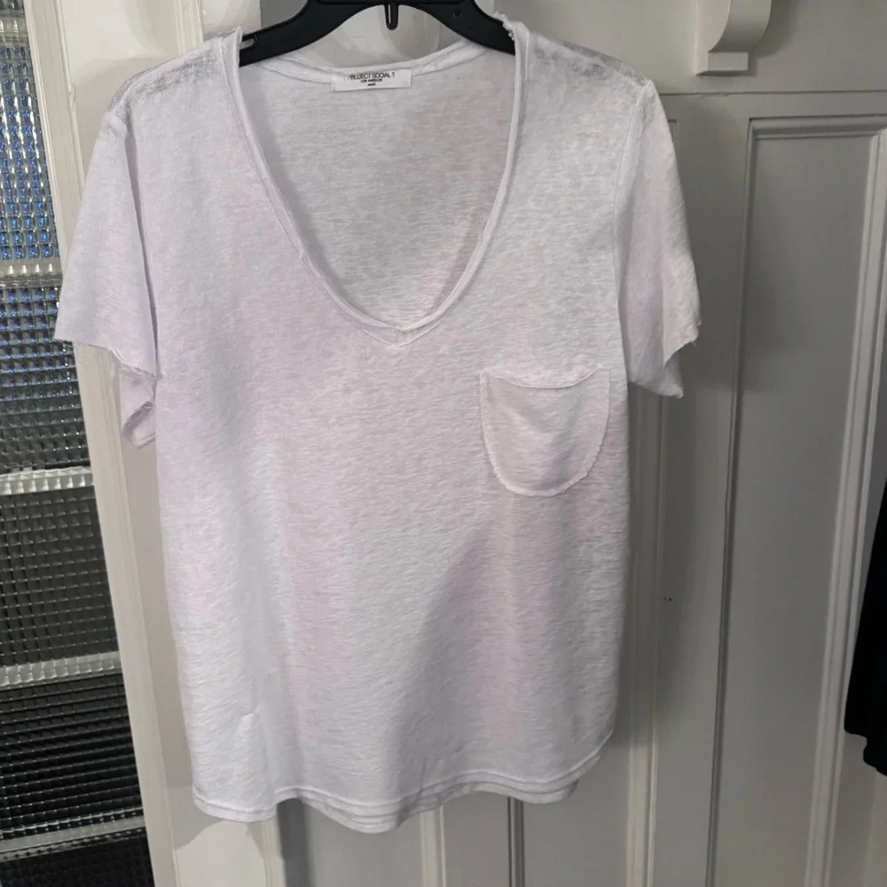 Project Social T Women’s V-Neck Pocket Tee White Size Small - Picture 2 of 9